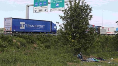 Лондон дава 10 млн. евро за строителството на ограда при тунела под Ламанша