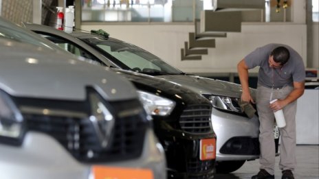 МВР: Само 20 хил. са продадените нови коли у нас през 2016 г.