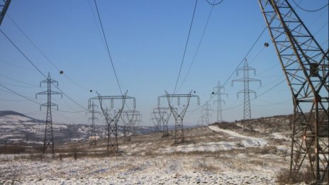 Електроенергийната система издържа стрес теста