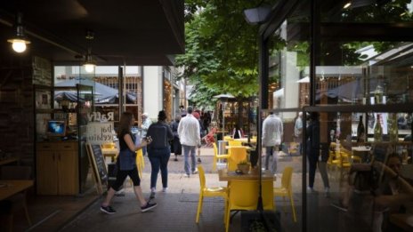 България е в топ 10 в ЕС по дял на населението извън работната сила