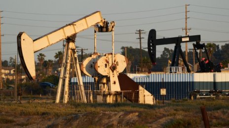 Петролът прекъсва двудневния си възход в края на седмицата*