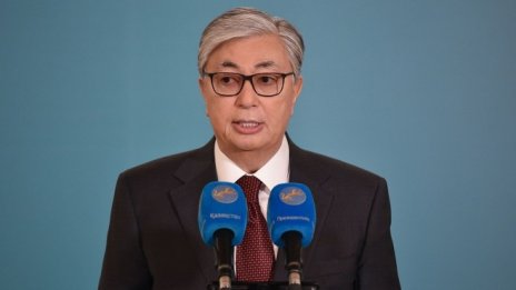 Казахстан ще проправя нови пътища за петрола си