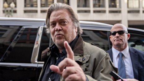 Стив Банън е обвинен в измама със средствата за стената между САЩ и Мексико