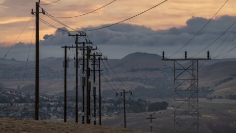Как електроенергийният пазар в Калифорния потъна в мрак?