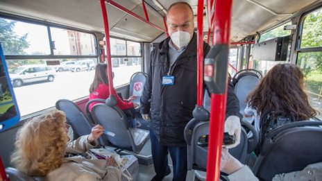 56% от пътниците в обществения транспорт са готови да използват безконтактни разплащания