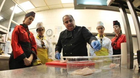 Туристическият бранш вече търси кадри за лятото