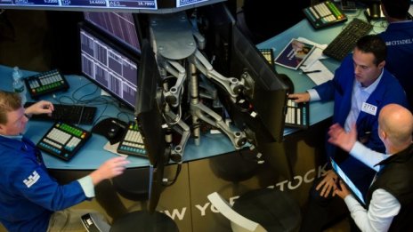 И трите индекса на Wall Street приключиха сесиите с нови рекорди