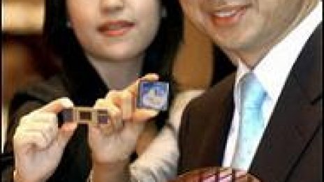 Samsung представя първия в света чип с 16 гигабайта NAND флаш памет