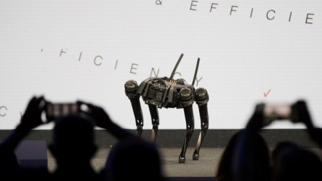 Verizon показа два 5G робота на Мобилния конгрес