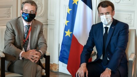 Шефът на Intel е на рекламна кампания в Европа заради субсидиите