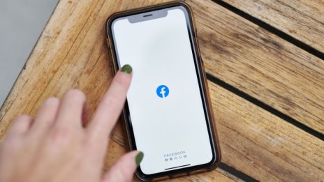 Facebook навлиза и в бизнеса с нюзлетърите