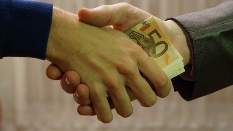 България подобрява представянето си, но остава предпоследна в ЕС по ниво на корупцията