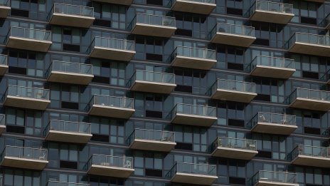 Жилищното строителство в САЩ се забавя и инвеститорите очакват ръст на наемите