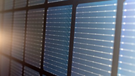 Jaguar Land Rover използва слънчевата енергия за производство на електромобили