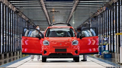 Китайската Leapmotor набра 800 млн. долара от своето IPO в Хонконг