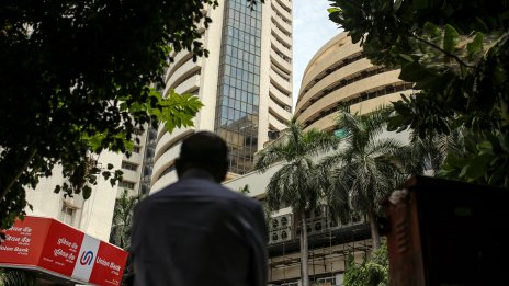 Hang Seng се повиши след обещанията Хонконг да се превърне в AI център