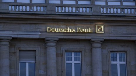 Deutsche Bank обяви края на отрицателните лихвени проценти за частни клиенти