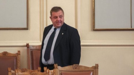 Каракачанов: Ремонтираният кабинет може да е и без Борисов