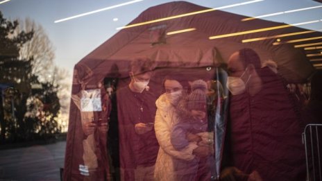 Отворена е национална гореща линия на 4 езика за кризата в Украйна