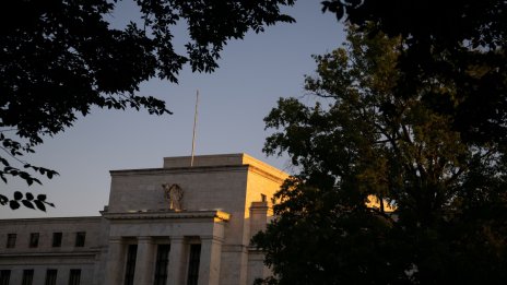 Централните банкери се забързаха към заешката дупка