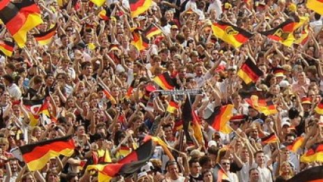 Mercedes-Benz сменя работния график заради полуфинала на Световното