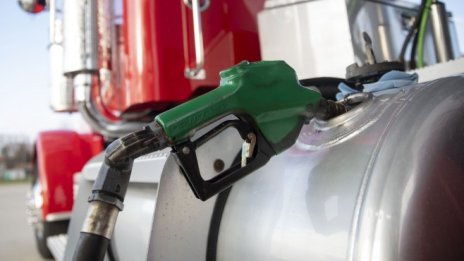 Петролът се оттласна от триседмичното дъно*