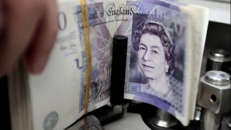 Британският паунд поскъпна до едногодишен връх след данните за инфлацията