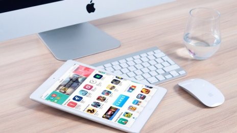 Над 50% от хората в България ползват интернет