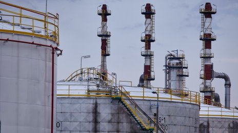 Петролът прекъсва серията от три поредни сесии на спад с фокус върху Иран*