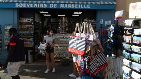 Близо половин милион българи са пътували за туризъм през второто тримесечие