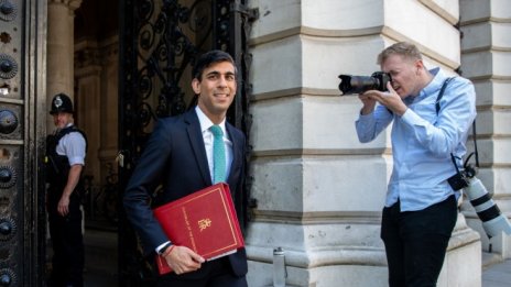 Държавният дълг на Великобритания премина рекордните 2 трлн. паунда