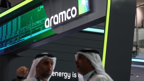 Печалбата на Aramco се свива за десето поредно тримесечие заради по-евтиния петрол