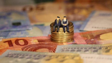 Средно с 84 лв. ще бъдат увеличени пенсиите през 2022 г.