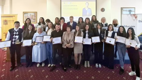 ВУЗФ и СБУ връчиха Годишните награди за образование по икономика в средните училища за 2024 г.