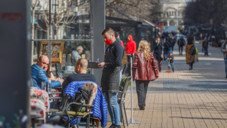 Заетостта в България се връща към предпандемичните си нива през 2022 г.