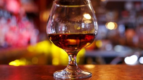 Акциите на Remy Cointreau поеха надолу след отказа ѝ да прогнозира продажбите си