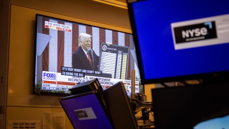 Dow се срива с 1200 пункта, S&P 500 се насочва към най-резкия си спад от 2 години*