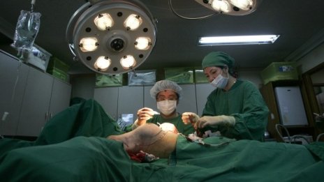 Проф. Марлен Суламанидзе: Имам 16 патента в пластичната хирургия