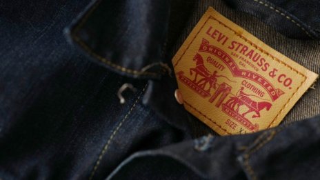 Производителят на дънки Levi Strauss планира  отново да стане публична компания