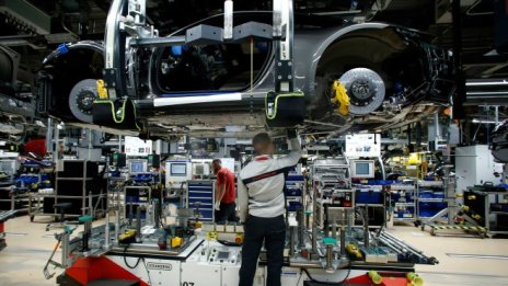 Промишлената активност в еврозоната отбелязва слаб старт за второто тримесечие