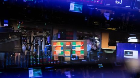 Странният случай на нощните ръстове при щатските акции