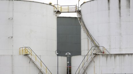 Цената на петрола се стабилизира след санкциите на САЩ срещу Русия*