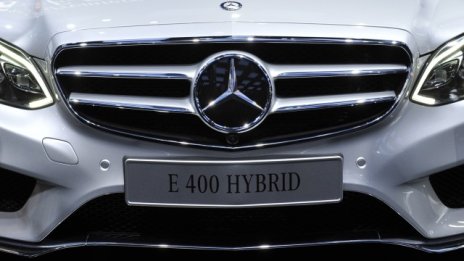 Mercedes ще продължи развитието на хибридната си гама