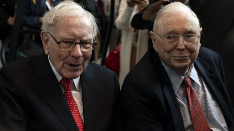 Чарли Мънгър - „Оракулът от Пасадена“ и дясна ръка на Уорън Бъфет, почина на 99 г.