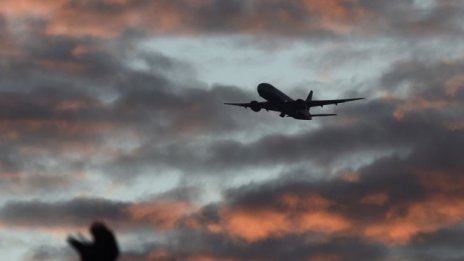 Инвеститорите яхват вълната от авиационен дълг