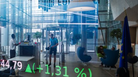 Европейските борси затвориха с повишения след отслабването на глобалните разпродажби