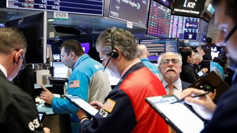 Wall Steet продължи ръста си към рекордни върхове