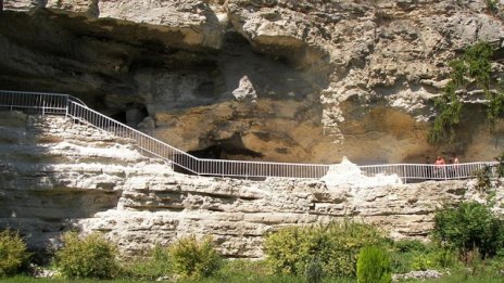 Мултимедиен гид разхожда туристи из Аладжа манастир 