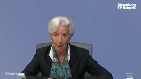 Кристин Лагард вижда риск от забавяне, но по-малък