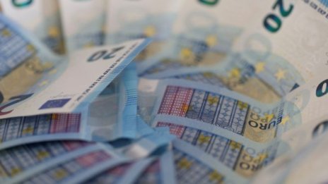 Италианските и френските банки съживяват страховете за дългова криза